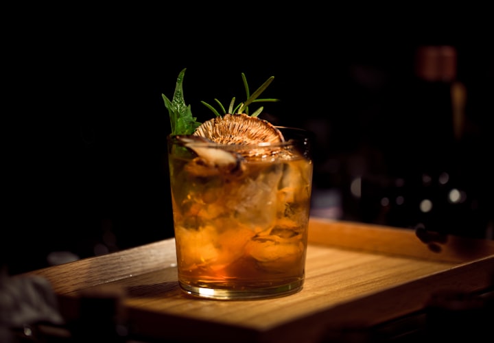 Cocktail préparé sur un bar